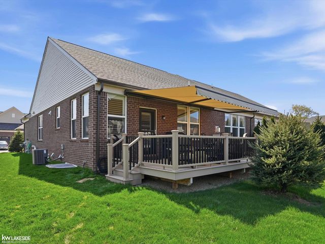 40617 Tulip Trce, Clinton Township, MI 48036