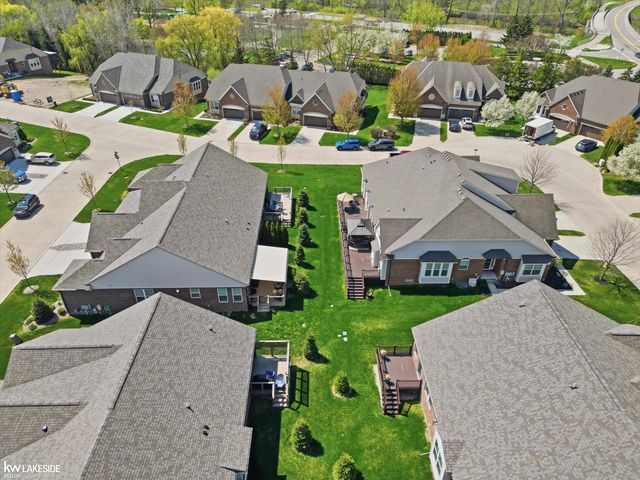 40617 Tulip Trce, Clinton Township, MI 48036