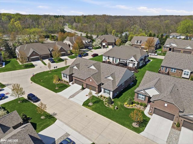 40617 Tulip Trce, Clinton Township, MI 48036