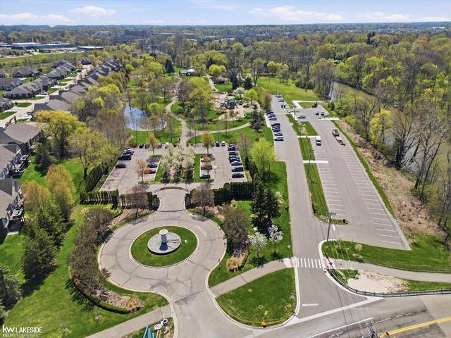40617 Tulip Trce, Clinton Township, MI 48036