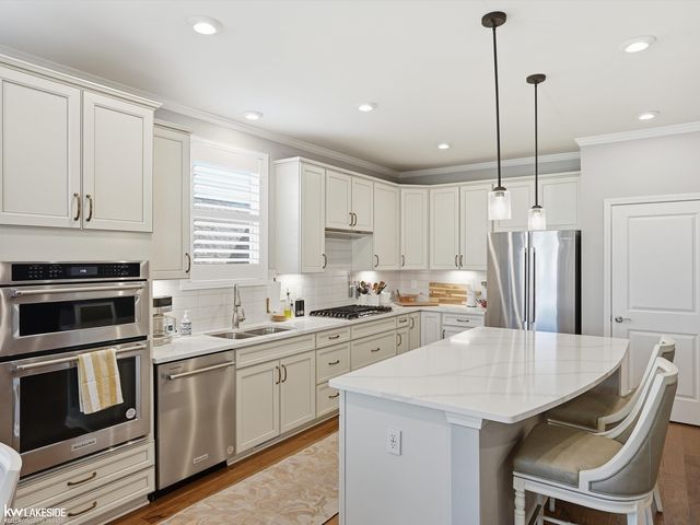 40617 Tulip Trce, Clinton Township, MI 48036