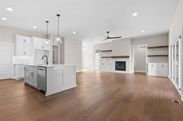 4525 145th Court, Basehor, KS 66007