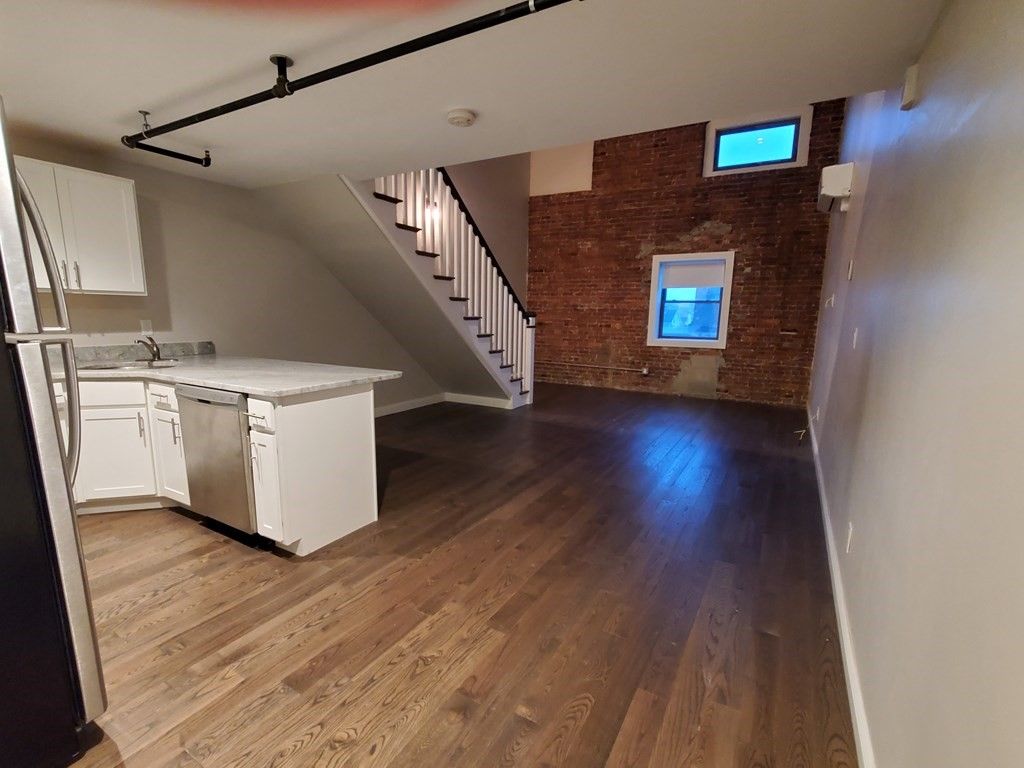 1 Main St 307, Peabody, MA 01960