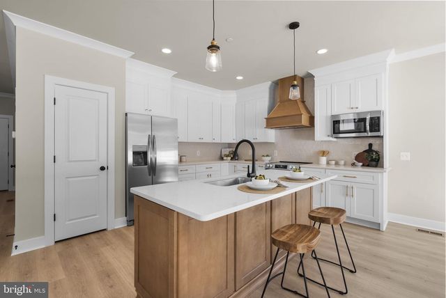 16203 PENNSBURY DR, Bowie, MD 20716