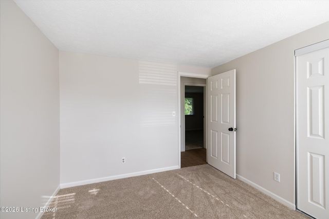 2810 Six Mile Ln, Louisville, KY 40220