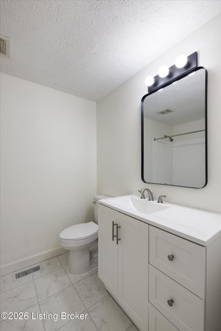 2810 Six Mile Ln, Louisville, KY 40220