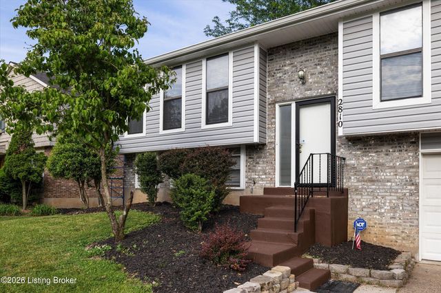 2810 Six Mile Ln, Louisville, KY 40220