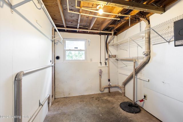 2810 Six Mile Ln, Louisville, KY 40220