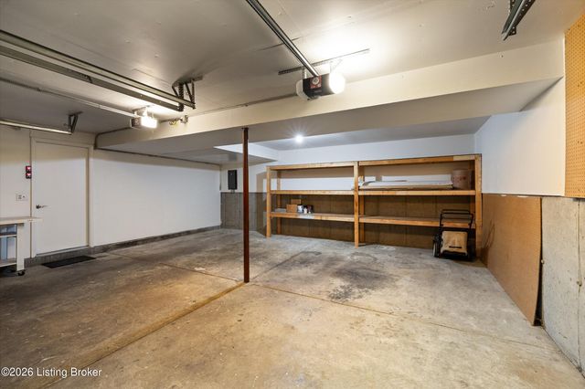 2810 Six Mile Ln, Louisville, KY 40220