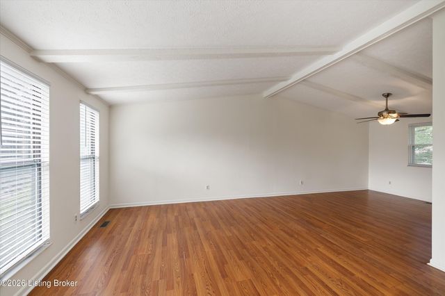 2810 Six Mile Ln, Louisville, KY 40220