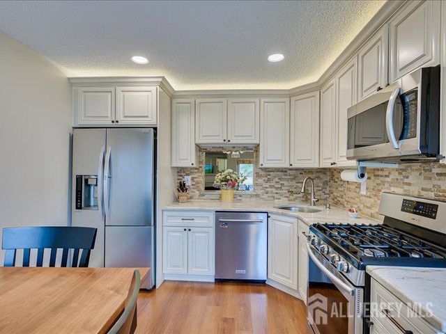 100 Goodwin Drive, North Brunswick, NJ 08902