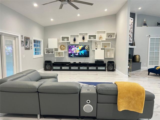 965 PINE HILL BOULEVARD, Geneva, FL 32732