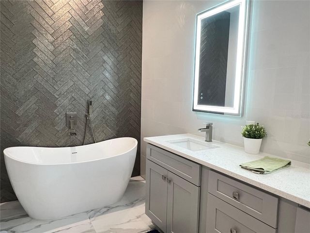 965 PINE HILL BOULEVARD, Geneva, FL 32732