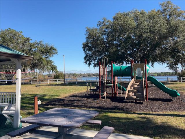 965 PINE HILL BOULEVARD, Geneva, FL 32732