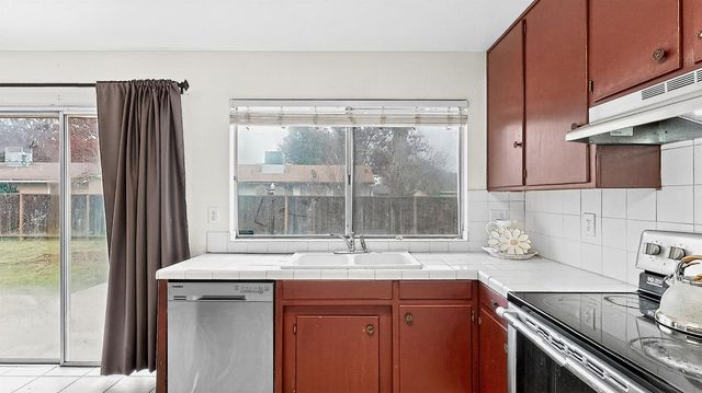 3104 Wollam Dr, Modesto, CA 95350