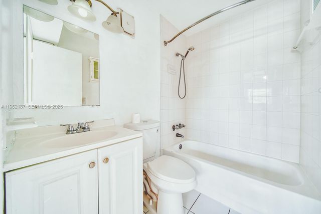 840 SW 105th Ave 318, Miami, FL 33174