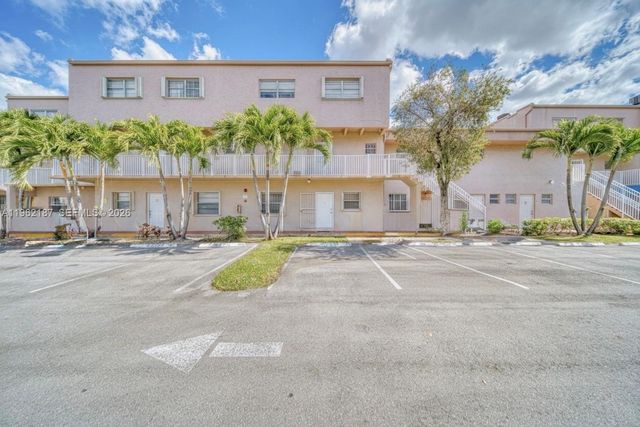 840 SW 105th Ave 318, Miami, FL 33174