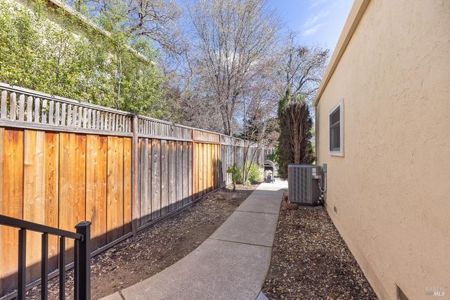 420 Montgomery St, Napa, CA 94559