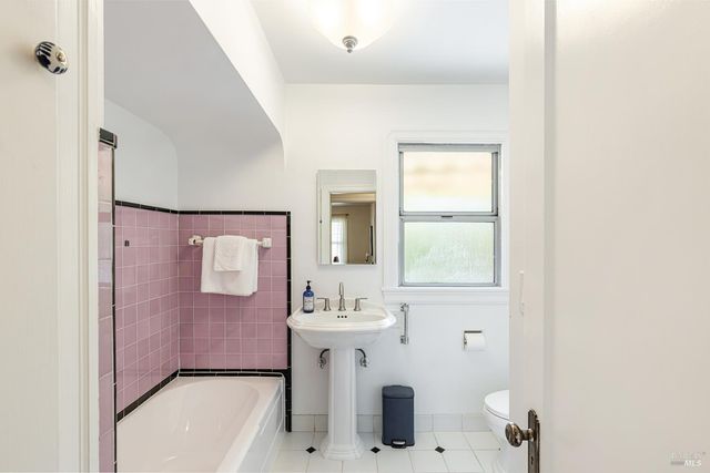 420 Montgomery St, Napa, CA 94559