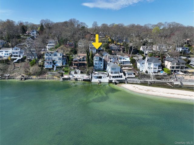 565 McKinley Terrace, Centerport, NY 11721