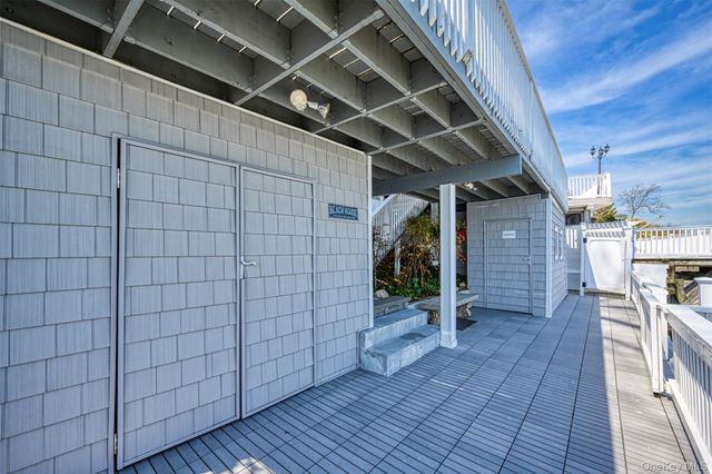 565 McKinley Terrace, Centerport, NY 11721