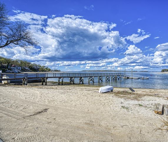 565 McKinley Terrace, Centerport, NY 11721