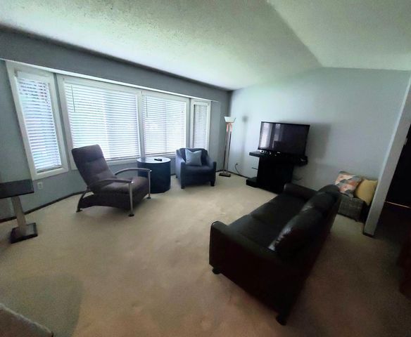 4504 Laramie Trail, Minnetonka, MN 55345