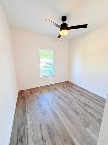 114 County Road 3543, Cleveland, TX 77327