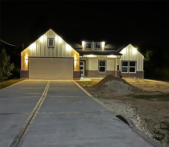 114 County Road 3543, Cleveland, TX 77327