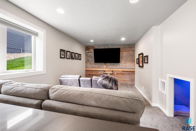 7009 E Sierra Trl Trail, Sioux Falls, SD 57110