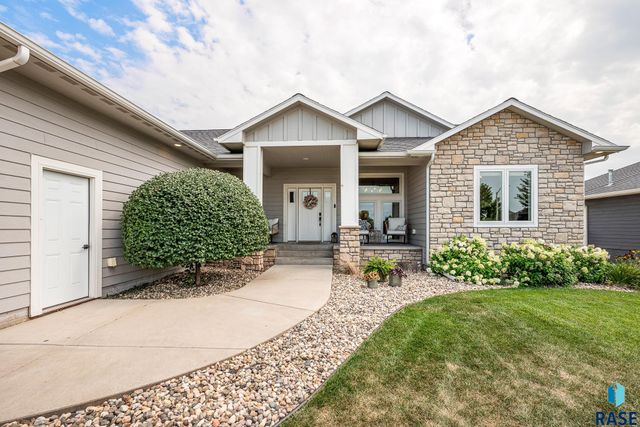 7009 E Sierra Trl Trail, Sioux Falls, SD 57110