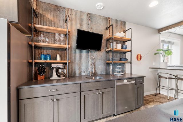 7009 E Sierra Trl Trail, Sioux Falls, SD 57110