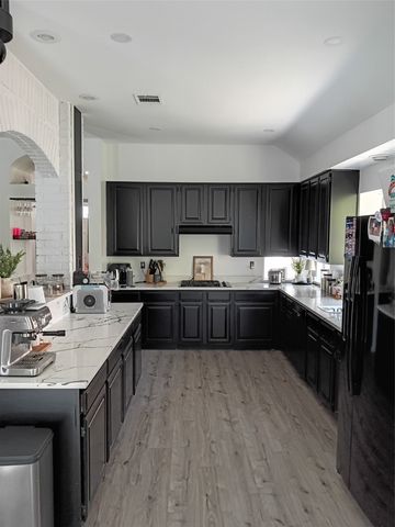 2202 S Branch Drive, Arlington, TX 76001