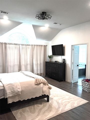 2202 S Branch Drive, Arlington, TX 76001