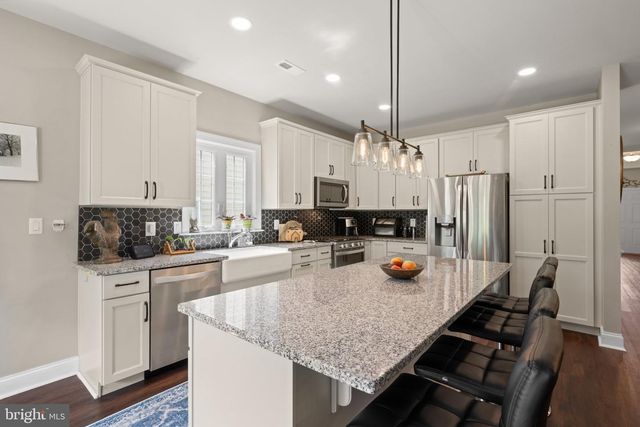 411 NATIONAL DR, Downingtown, PA 19335