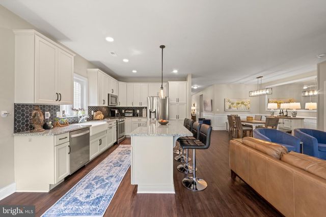 411 NATIONAL DR, Downingtown, PA 19335