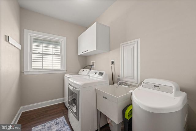 411 NATIONAL DR, Downingtown, PA 19335