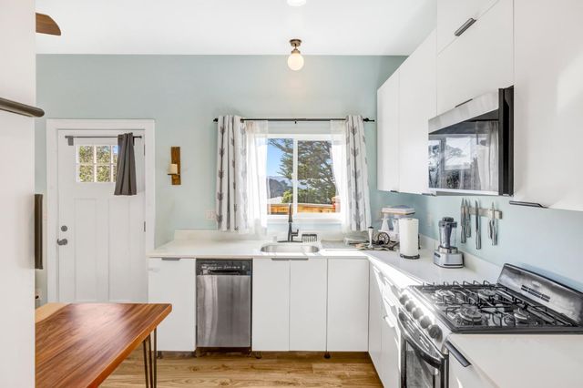 1171 Presidio Boulevard, Pacific Grove, CA 93950