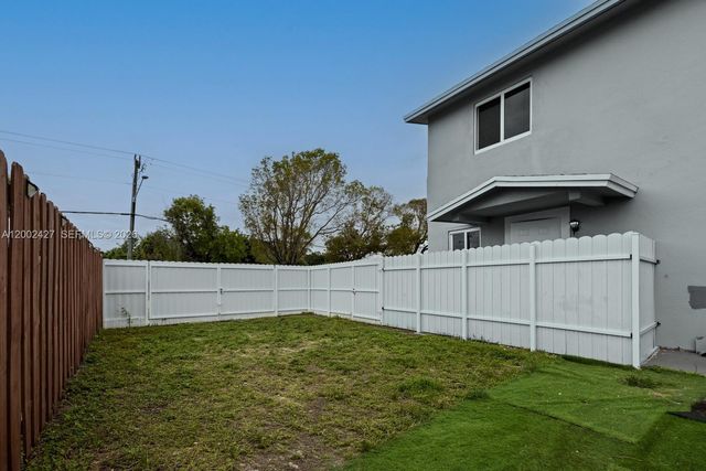 30365 SW 152nd Ct, Homestead, FL 33033