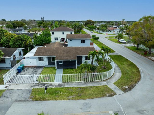 30365 SW 152nd Ct, Homestead, FL 33033