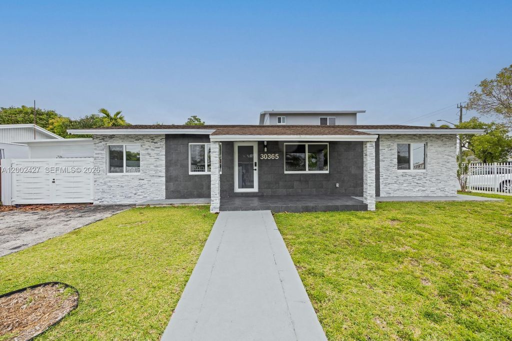 30365 SW 152nd Ct, Homestead, FL 33033