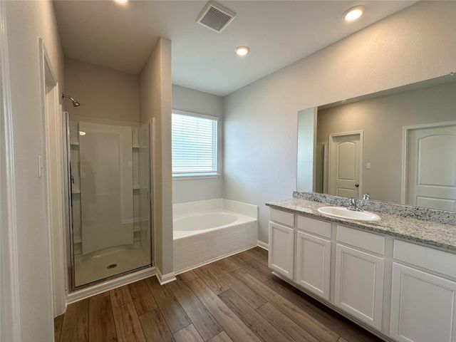 105 McLintock RD, Jarrell, TX 76537