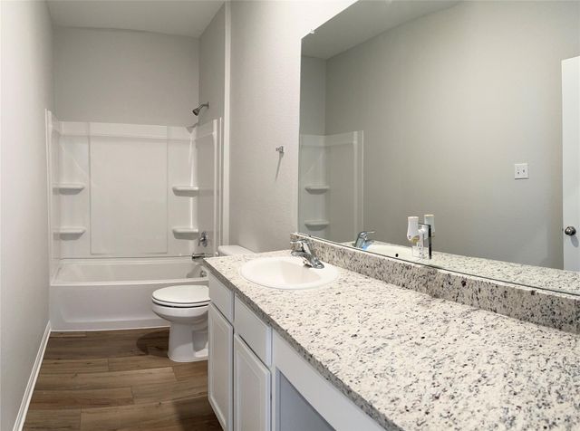 105 McLintock RD, Jarrell, TX 76537