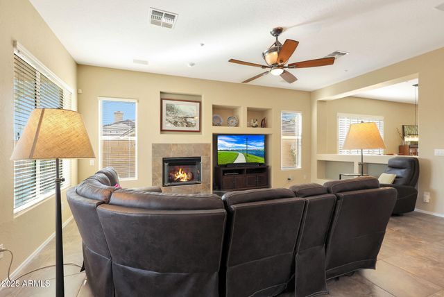 41019 N CONGRESSIONAL Drive, Phoenix, AZ 85086