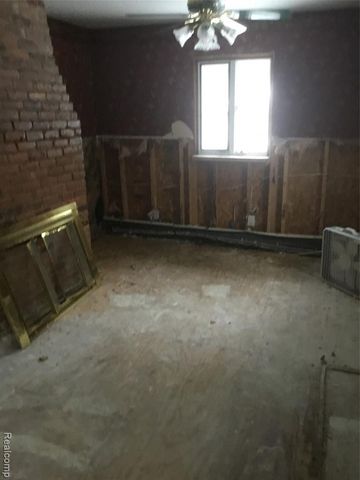 224 W Princeton Avenue, Pontiac, MI 48340