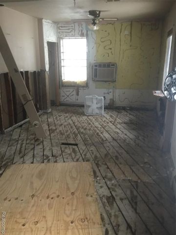 224 W Princeton Avenue, Pontiac, MI 48340