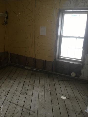 224 W Princeton Avenue, Pontiac, MI 48340