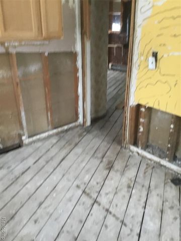 224 W Princeton Avenue, Pontiac, MI 48340