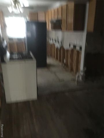 224 W Princeton Avenue, Pontiac, MI 48340