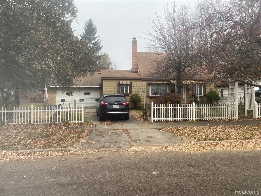 224 W Princeton Avenue, Pontiac, MI 48340